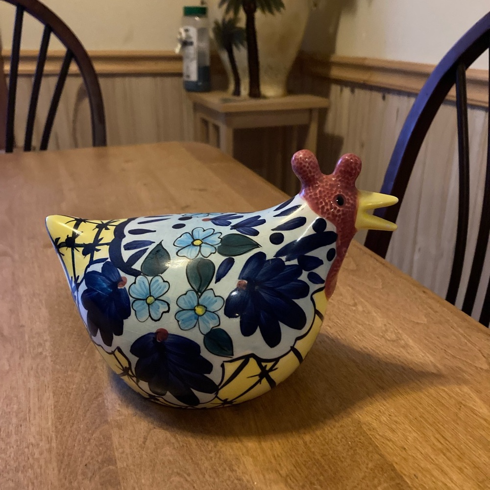CBK ceramic rooster/chicken hand painted figurine